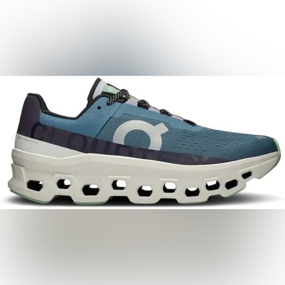 On Cloudrunning Cloudmonster sneakers in a Dust/Vapor